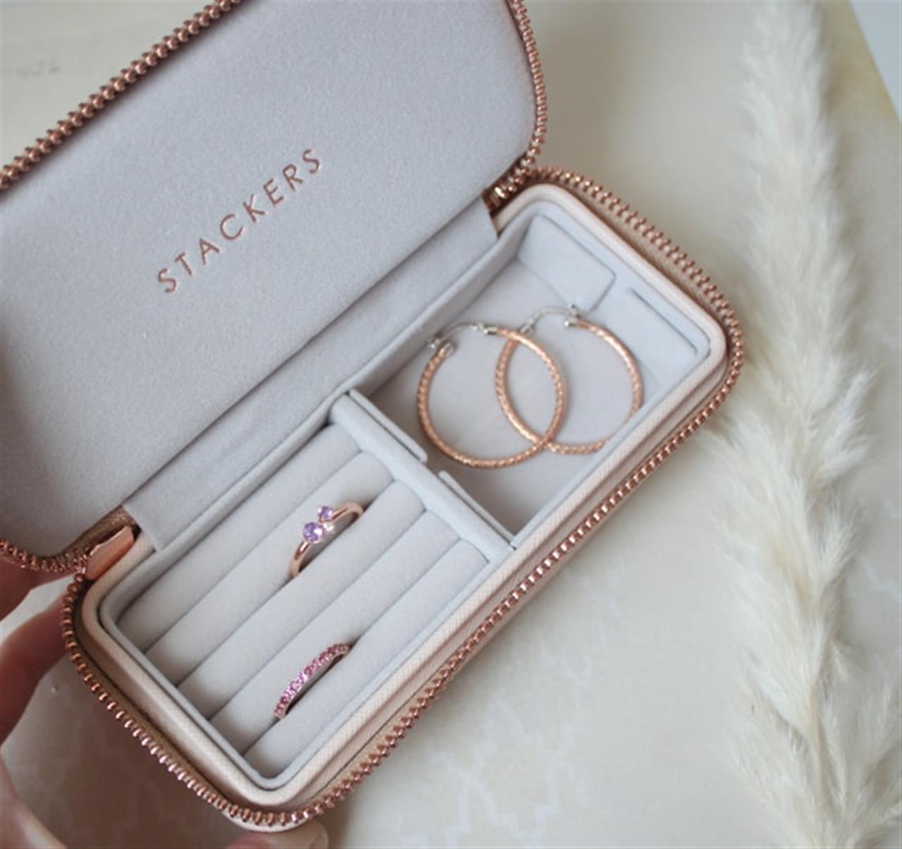 Smykkeskrin som et smukt og funktionelt opbevaringsvalg